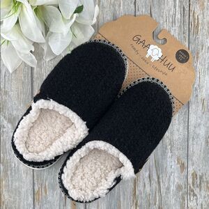 Women’s Gaa Huu Comfy Cozy Lifestyle Slippers Shoes NWT Size 5-6